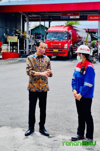 Presiden Jokowi tinjau terminal BBM di Bali